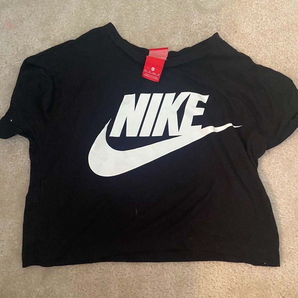 nike black cropped top size xs